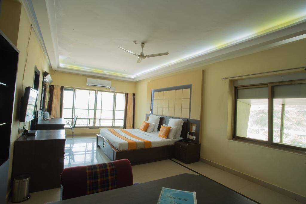Silver Sands Beach Resort Colva Exteriör bild