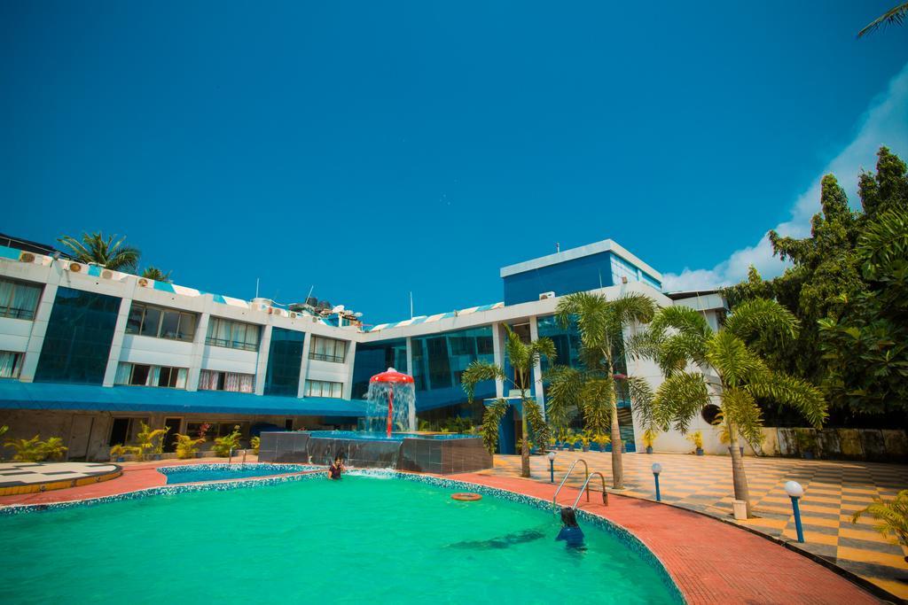 Silver Sands Beach Resort Colva Exteriör bild