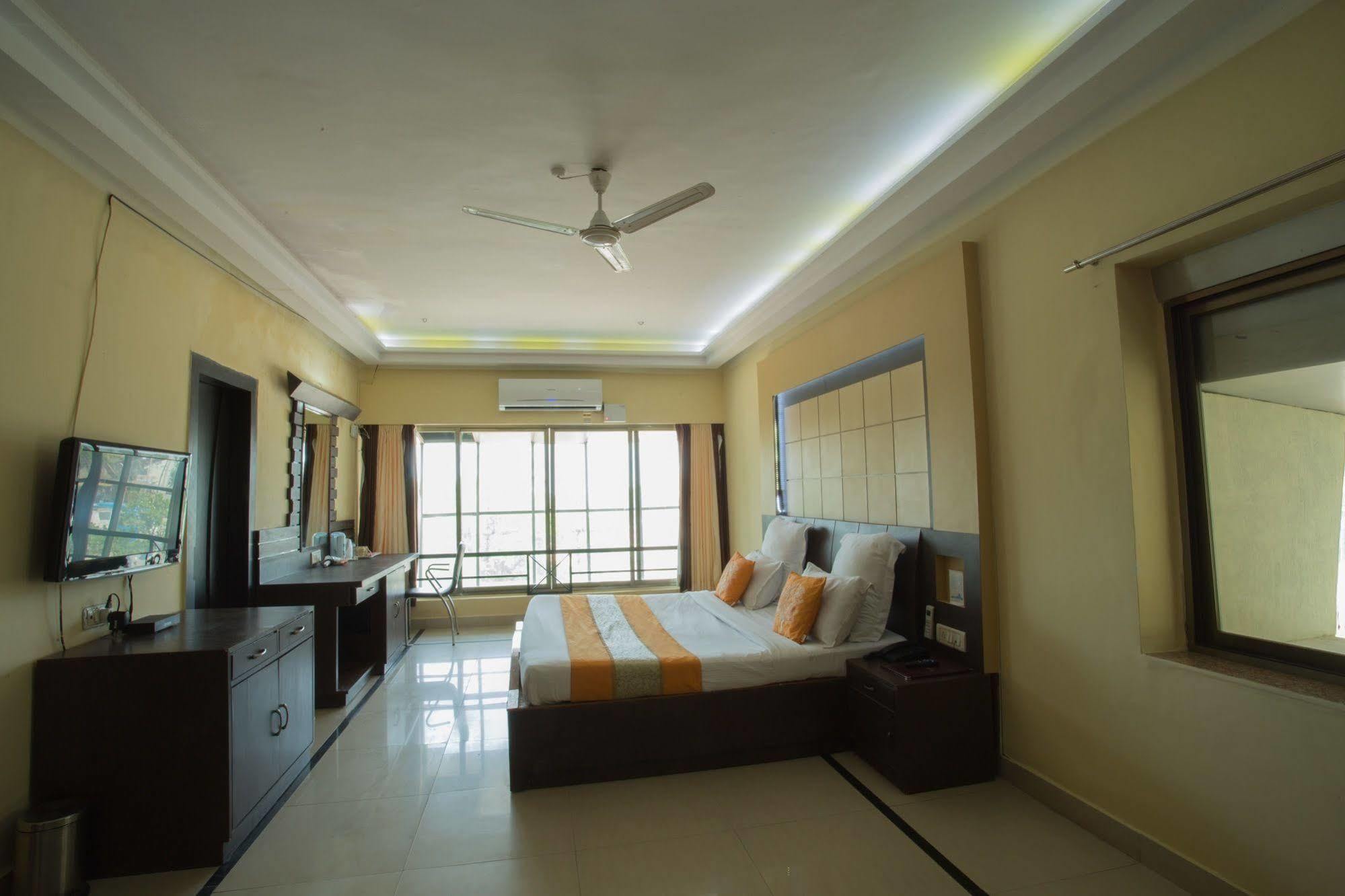 Silver Sands Beach Resort Colva Exteriör bild