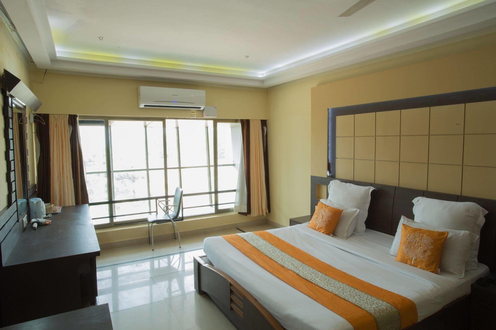 Silver Sands Beach Resort Colva Exteriör bild